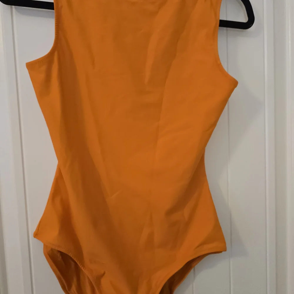 ✨️SKIMS Signature High Neck Swim One Piece – Tangerine (Size L) - NWT✨️